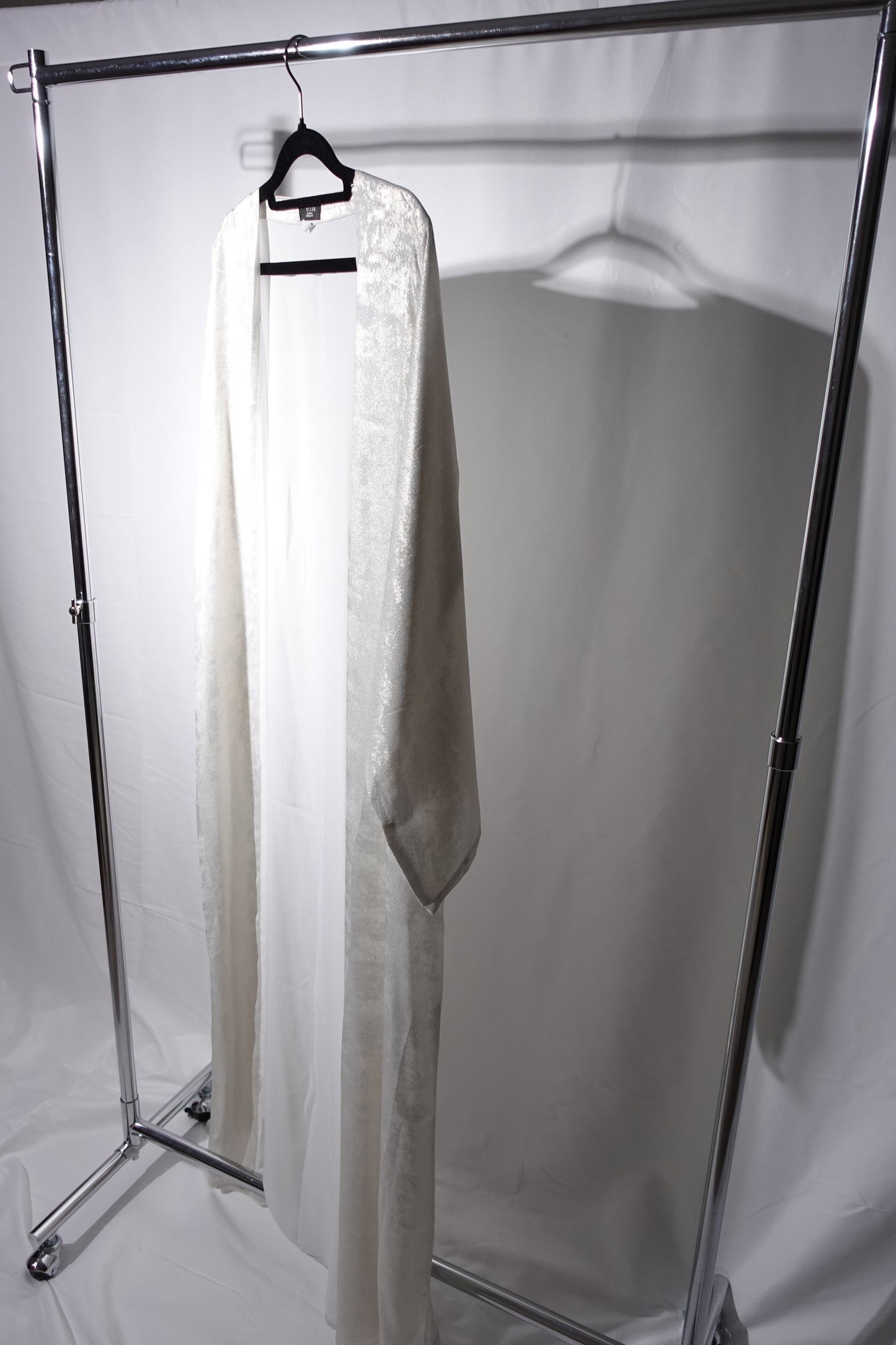 Metallic open Abaya - white